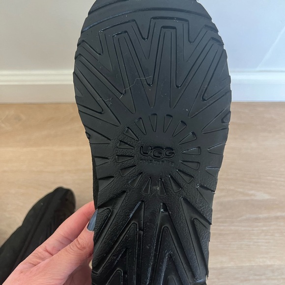 Excellent Condition Genuine UGGs Size 7 - Picture 6 of 10